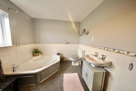 Image 13-08-2025 at 18.53.jpg