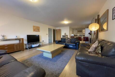 Living Room 2.jpg