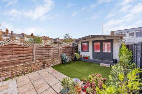 16 Cardiff Road, Portsmouth-Small-PorticoMarketing
