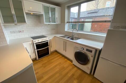 East Bank View, Chesterfield, S41 photo 4