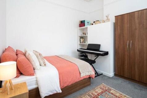 6-bed flat on Triangle, Clifton, Bristol, (F, S and 3rd Floor Mais), BS8, £4,830/mo