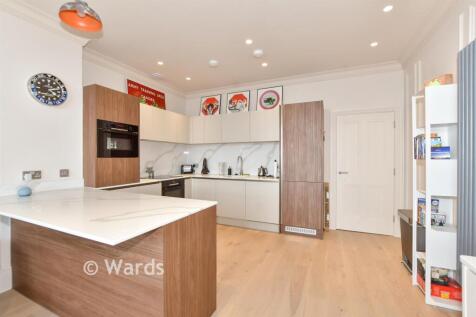 Lounge/ Kitchen