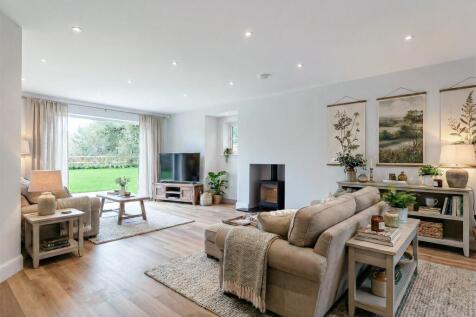 Plot 3 Living Room.jpg