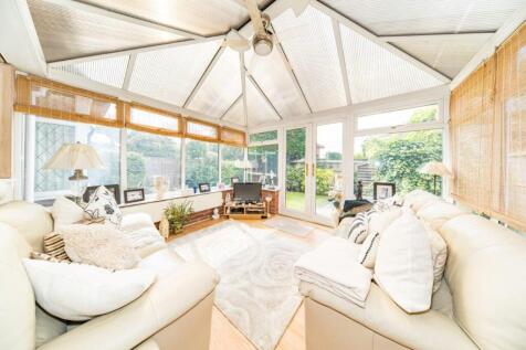 5 Portico Avenue conservatory.jpg