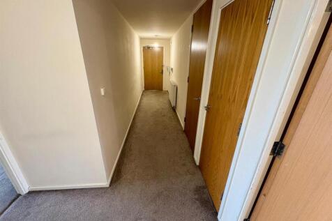 Wave Close, Off Charles Street, Walsall photo 4