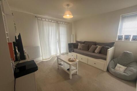Clark Drive, Yate, BS37 photo 3