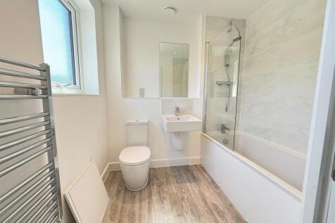 Main Bathroom.jpg