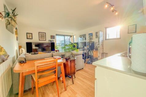 Kitchen/Reception