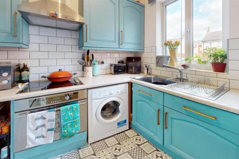 21-Shirley-Close-Kitchen.jpg