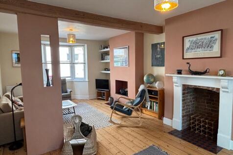 Lounge/Dining Area - 2