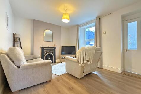 Butt Park Road 39 - Living Room.jpg