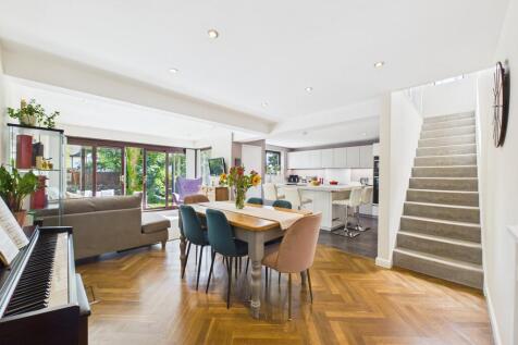 Kitchen/dining ro...