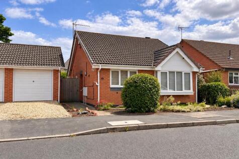 Front Aspect &amp; Detached Garage
