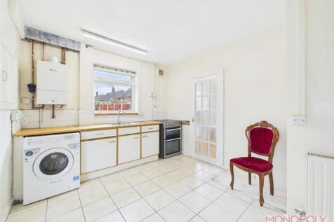 CAM01943G0-PR0649-STILL004.jpg