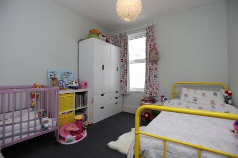 172 Westbourne Street Bed 3.JPG