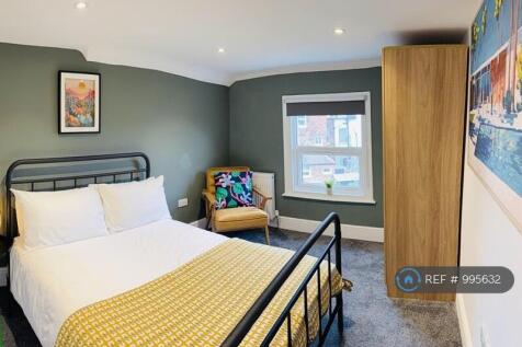 Room 7 £750