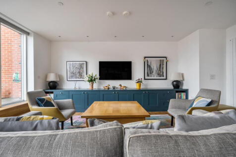 1371482-2-68f7998...