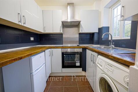 Rookwood Close, Clacton-on-Sea, Essex, CO15 photo 3