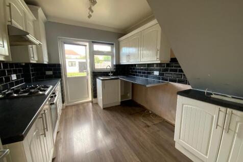 KITCHEN 11'2 x 9'