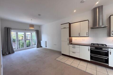 LOUNGE/KITCHEN
