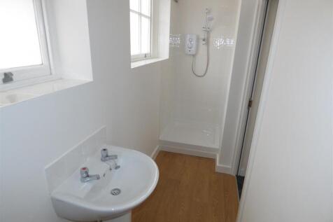23 Stanhope Street shower room (2).JPG
