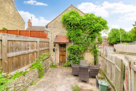 Lees Street - courtyard