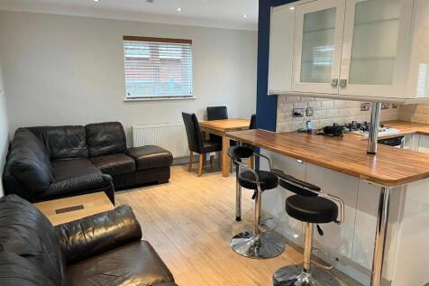 LOUNGE/KITCHEN