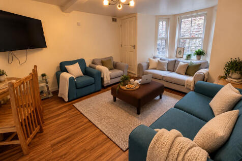 Cosy Teal Living ...