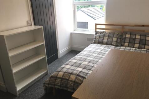 Upstairs back bedbath