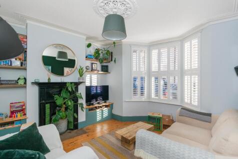 0B6ALH - Living Room A.jpg