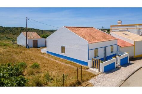 3+1 bedroom villa 5 minutes from Amado beach, Aljezur