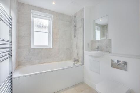 Flat 4 Altus, 132 ÔÇô 134 New Road, HP12 4LA-3.jpg