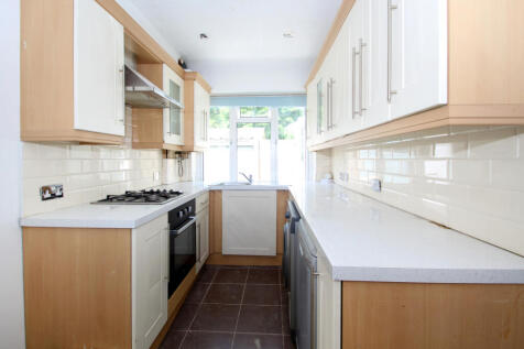 St. Marys Drive | Crawley | RH10 | New Move Estate Agency photo 4