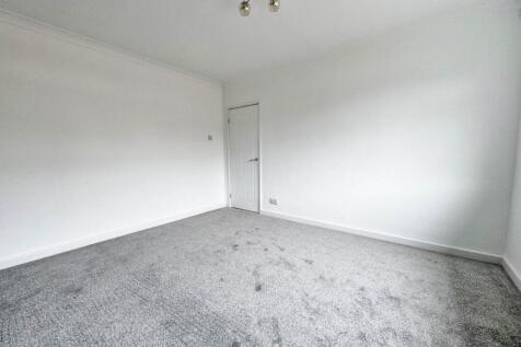 Surrey Avenue, High Crompton photo 3
