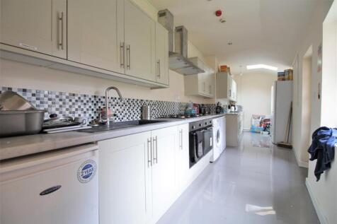 Kitchen 1.JPG