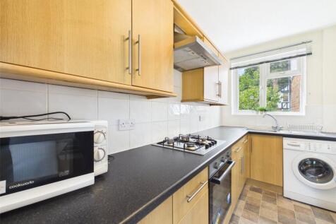 Charles Avenue, Lenton Abbey, Beeston, Nottingham, NG9 photo 3