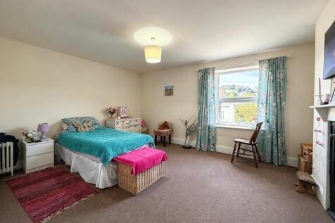 Queen Street, Newton Abbot photo 4