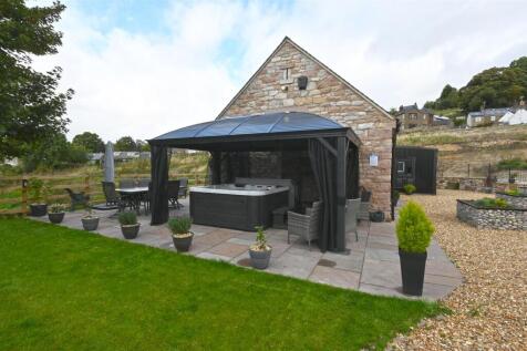 Hot tub under gazebo.jpg