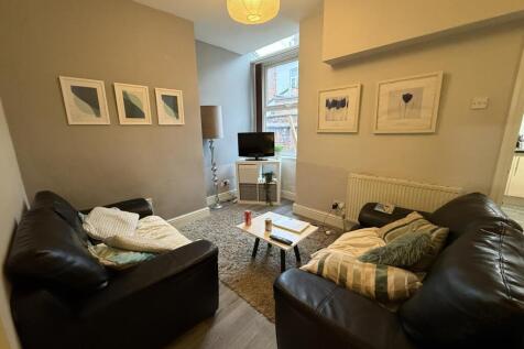 Cedar Grove, Fallowfield, £150pppw photo 2