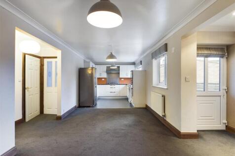 Open plan dining ...