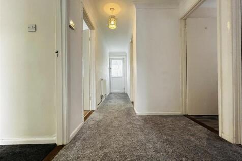 HALLWAY.jpeg