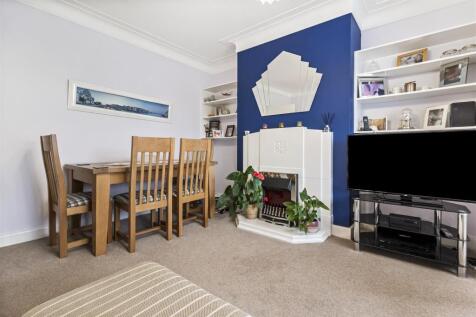 15 Hastings Court-002.JPG