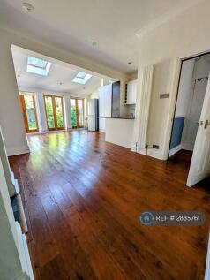 Open Plan Kitchen / Lounge 