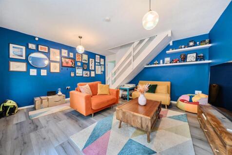 1 Regency Close