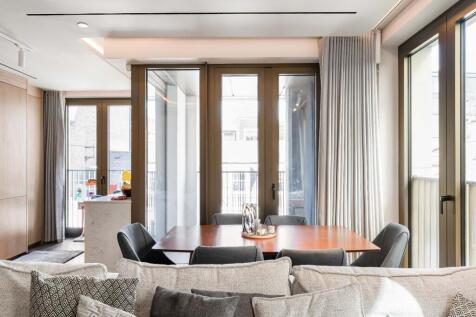 Living Room/Dining