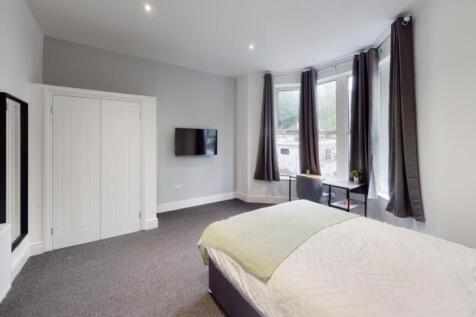 8-bed terraced on Filton Avenue, Horfield, BS7, £7,080/mo