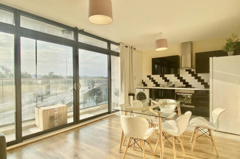 Two Bed flat for rent in Wimbledon