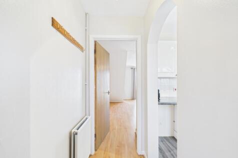 CAM02023G0-PR0171-STILL001