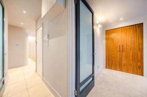 1372793-26-68f9f2...