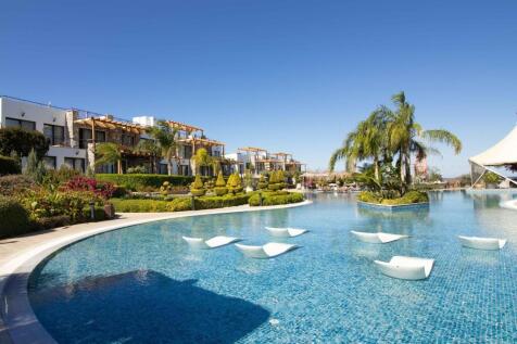 3-bedroom resale garden Seaside apartment + within a luxury holiday complex + Title deed in the owner?s name, VAT paid Image 9999 2